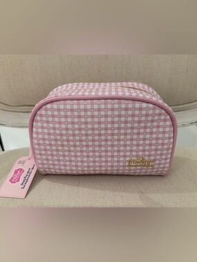 NWT The Vintage Pink Gingham Makeup Case with Gold Logo & Mini Heart Print